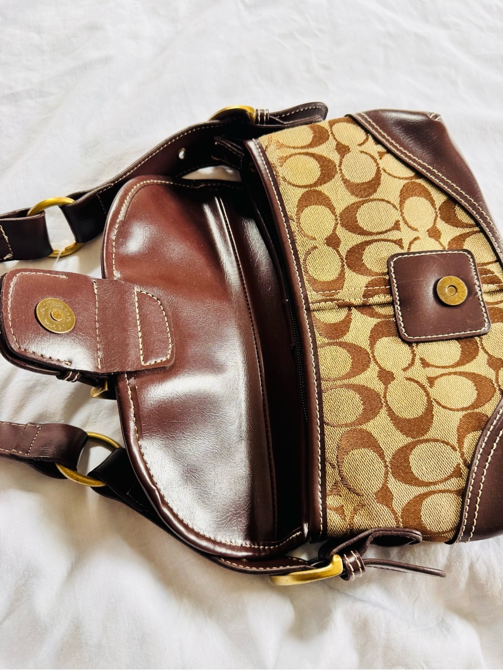 Vintage Coach Brown Signature Jacquard Shoulder Bag with Gold Buckle - Picture 4 of 8